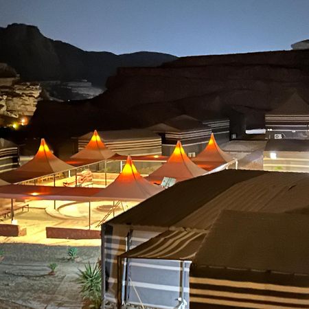 Desert Island Camp Wadi Rum Exteriér fotografie