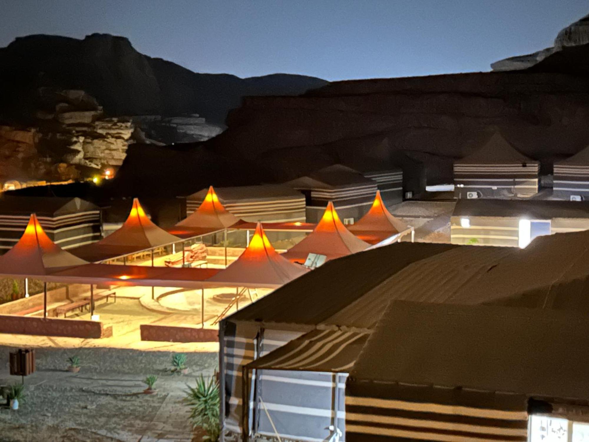 Desert Island Camp Wadi Rum Exteriér fotografie