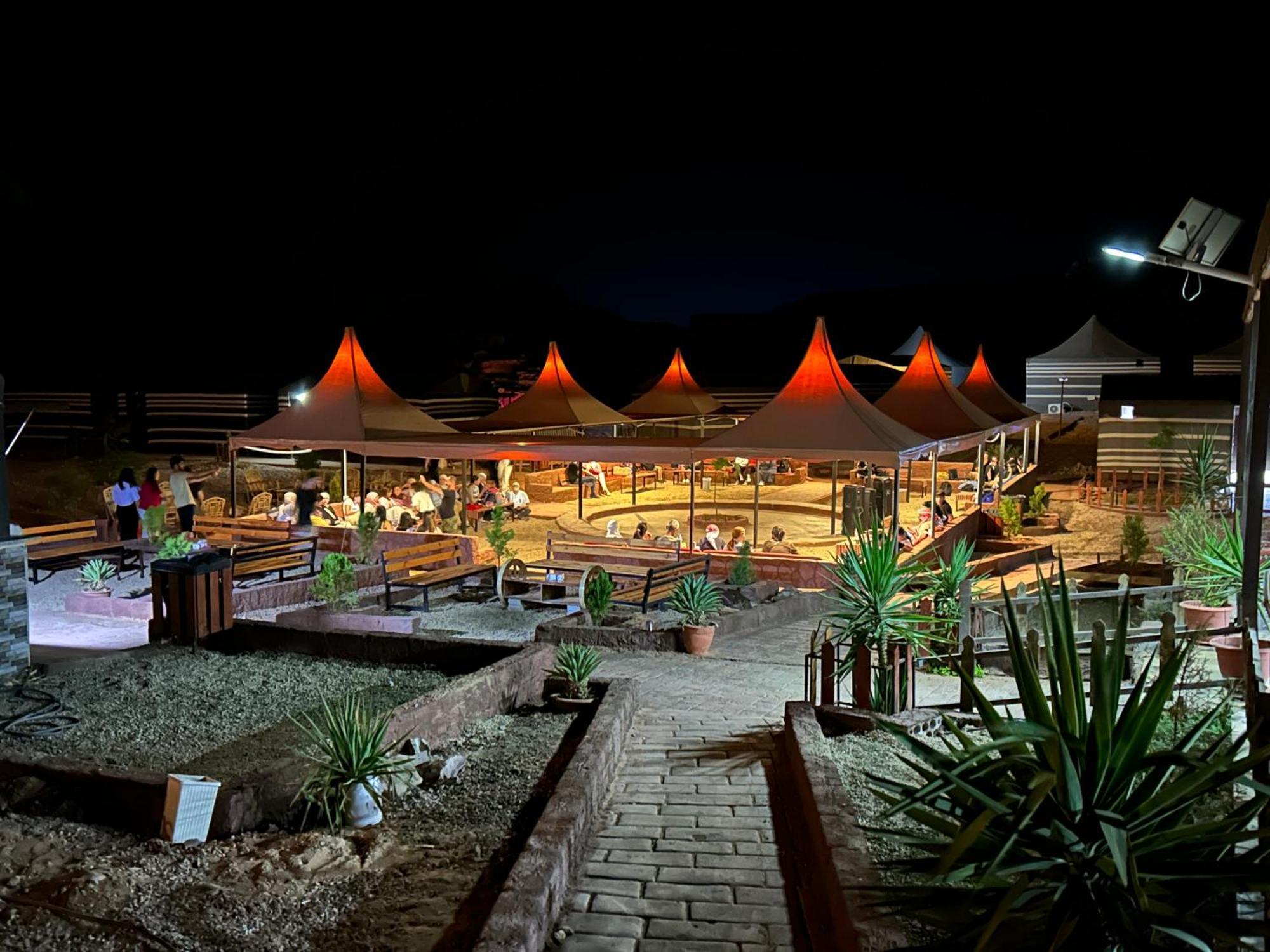 Desert Island Camp Wadi Rum Exteriér fotografie